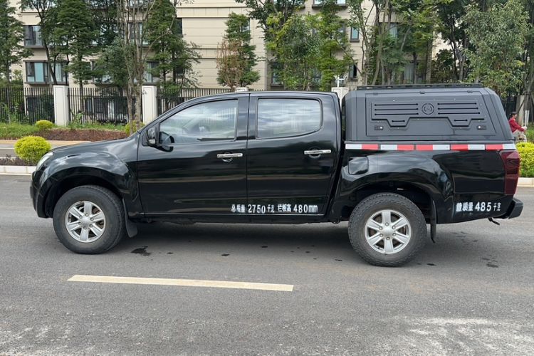 Used Isuzu D-MAX 2018 2.5T Four-Wheel Drive Base Version JE4D25Q5A

