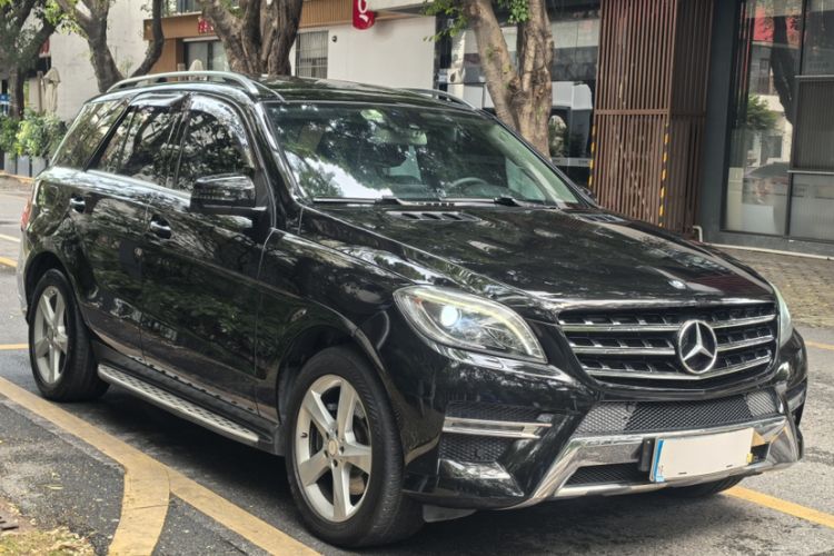 Used Mercedes-Benz M-Class 2015 ML 400 4MATIC Dynamic Model Exterior 2