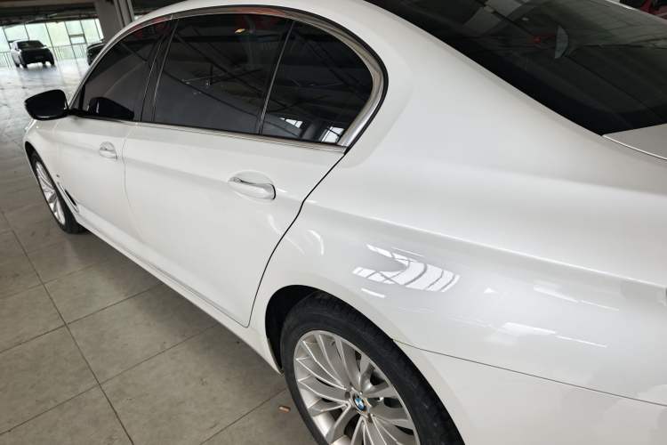 Used BMW 5 Series 2022 Restyled 525Li Luxury Package Exterior 5