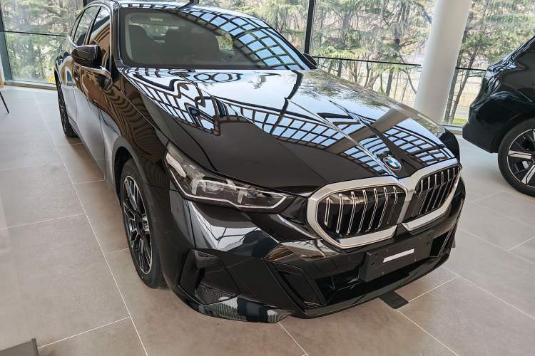 Used BMW 5 Series 2026 Facelift Model 525Li M Sport Package
