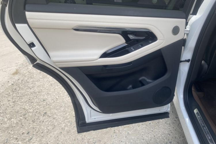 Used Land Rover Range Evoque 2022 Range Rover L 249 PS R-Dynamic HSE Luxury Edition Interior 6