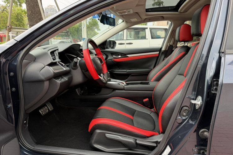 Used Honda Civic 2019 220TURBO CVT Dynamic Edition China VI Emission Standard Left Front Seat