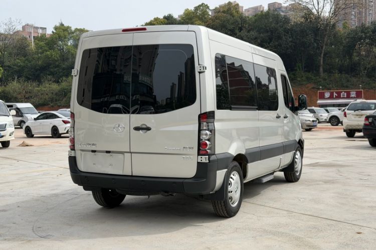 Used JAC Group Sunray 2022 2.0T Fuel-Efficient King PLUS Commercial & Travel Version Mid-axle 5-10 Seats HFC4DB3-2E4
