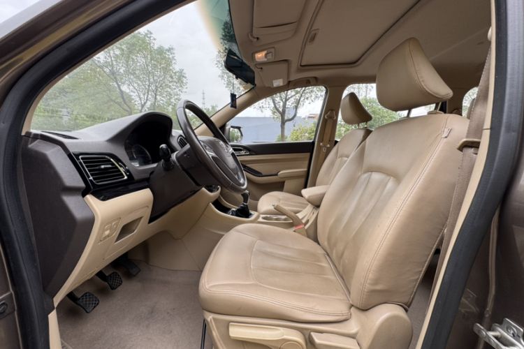 Used Baojun 730 2015 1.8L Manual Luxury Navigation ESP Version 7-seater