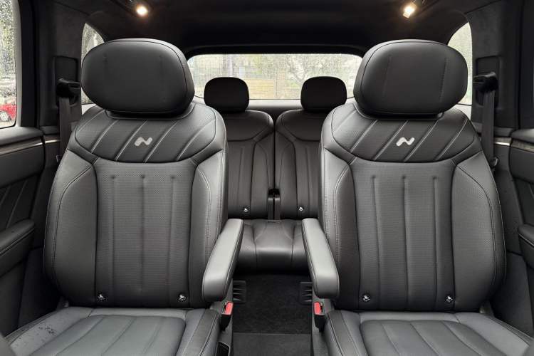 Used ONVO Luxeed L90 2025 Model—Max Six-Seater Version Interior 7