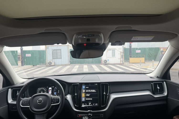 Used Volvo XC60 2019 T5 4x4 Smart Edition China V Standard
