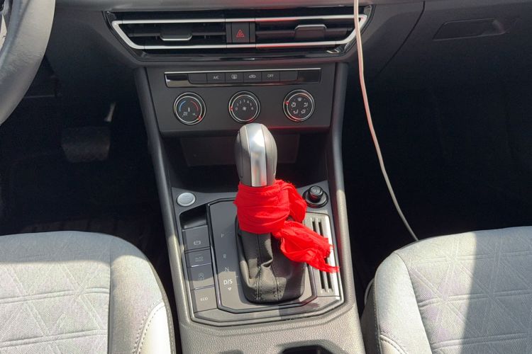 Used Volkswagen Lavida 2024 300TSI DSG Full-Comfort Edition Gear Lever