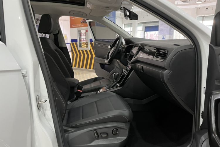 Used Volkswagen T-ROC 2022 280TSI DSG Two-Wheel Drive Comfort PLUS Right Front Seat