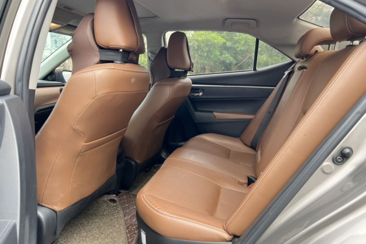 Used Toyota Corolla Hybrid E+ 2019 1.8L E-CVT Luxury Edition Interior 2