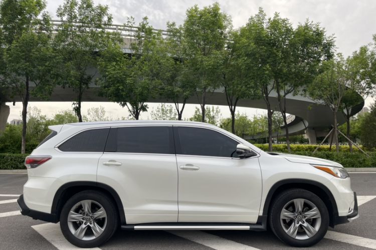 Used Toyota Highlander 2015 2.0T Two-Wheel Drive Luxury Edition 7 Seats