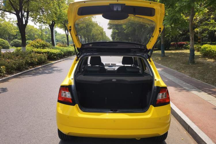 Used Skoda Fabia 2015 1.6L Automatic Sport Edition

