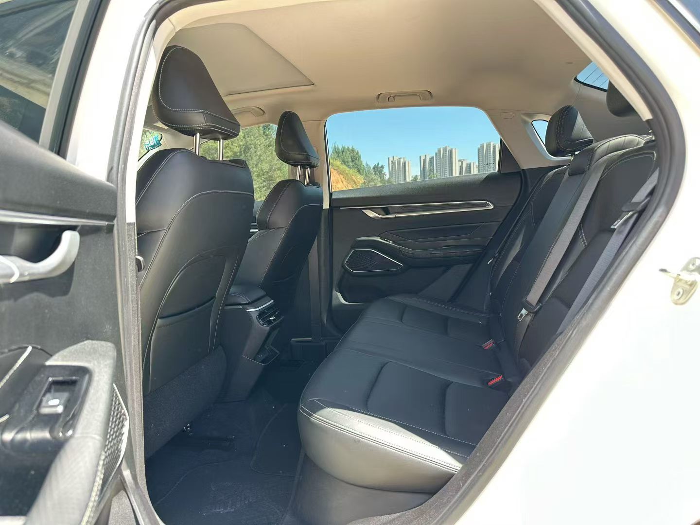 Geely Auto Emgrand 2022 4th Generation 1.5L CVT Luxury Model - Premium — снимка 18