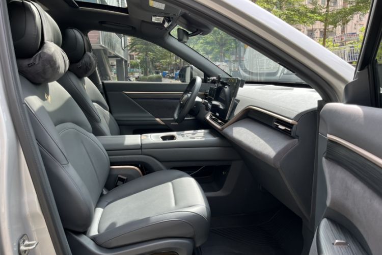 Used Dongfeng eπ eπ008 2024 210Max Range-Extended Version 6 Seats
