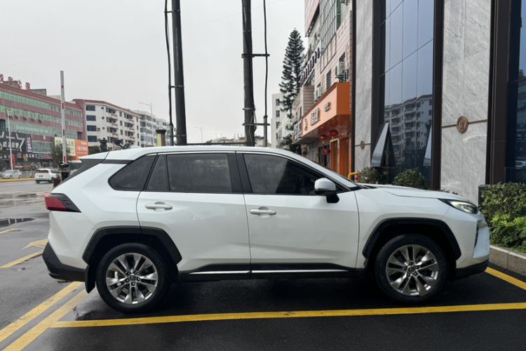 Used Toyota Wildlander 2022 2.0L CVT Two-Wheel Drive Luxury PLUS Edition
