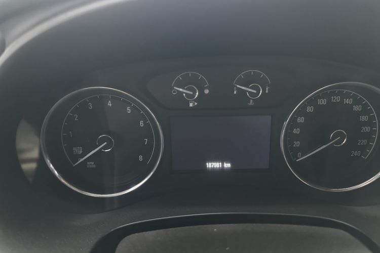 Used Buick LaCrosse 2016 20T Elite Edition Odometer Close Up