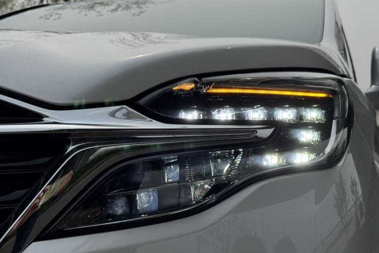 Used Buick GL8 2022 ES Landtrek 653T Flagship Model
