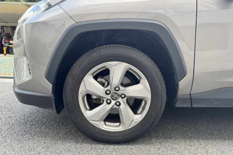 Used Toyota RAV4 2021 2.0L CVT Two-Wheel Drive Fashion PLUS Edition