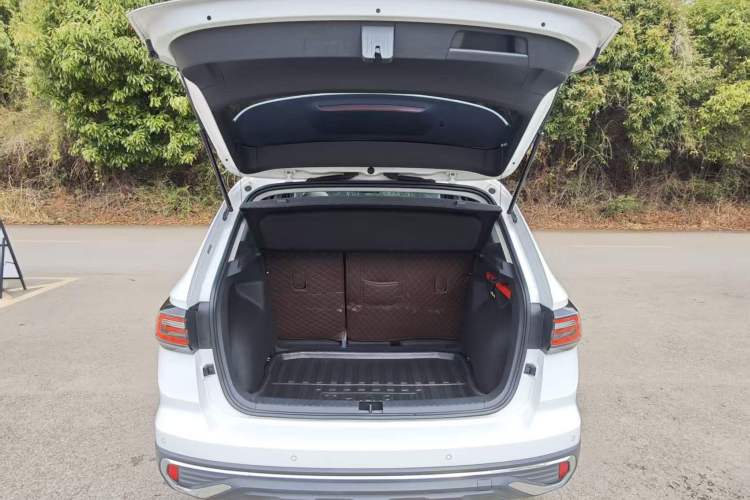 Used Volkswagen Tharu 2023 300TSI Two-Wheel-Drive Moonlight Edition