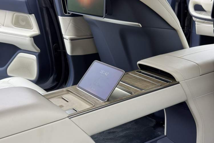 Used Nio ET9 2025 100kWh Signature Edition
