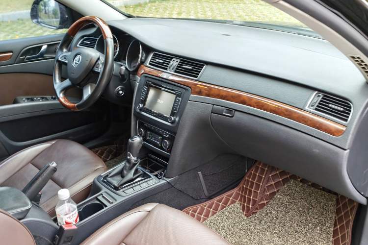 Used Skoda Superb 2013 2.0 TSI DSG Luxury Edition Interior 7