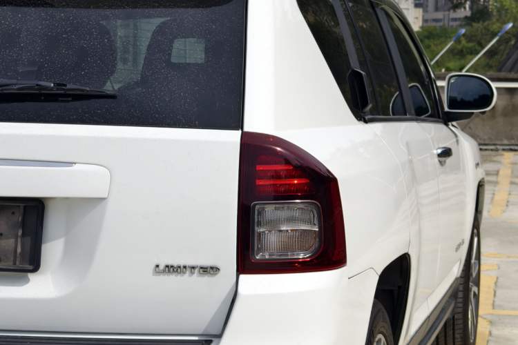 Used Jeep Compass 2014 2.4L four-wheel drive luxury version