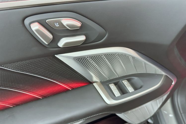 Used ONVO Luxeed L90 2025 Model—Max Six-Seater Version Interior 12