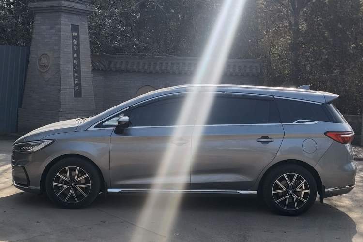 Used BYD Song MAX New Energy 2022 DM-i 105KM Flagship Model