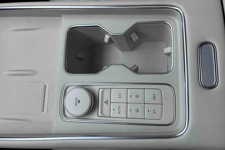 Used Chery Fengyun T9 2024 120 Long-Range Luxury Version 7 Seats Ternary Lithium
