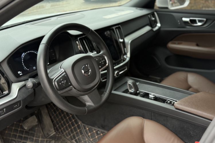 Used Volvo S60 2022 B4 Zhiyi Luxury Edition