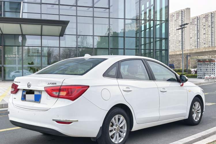 Used Volkswagen Santana 2015 Haval H6 1.6L Automatic Comfort Model Exterior 5