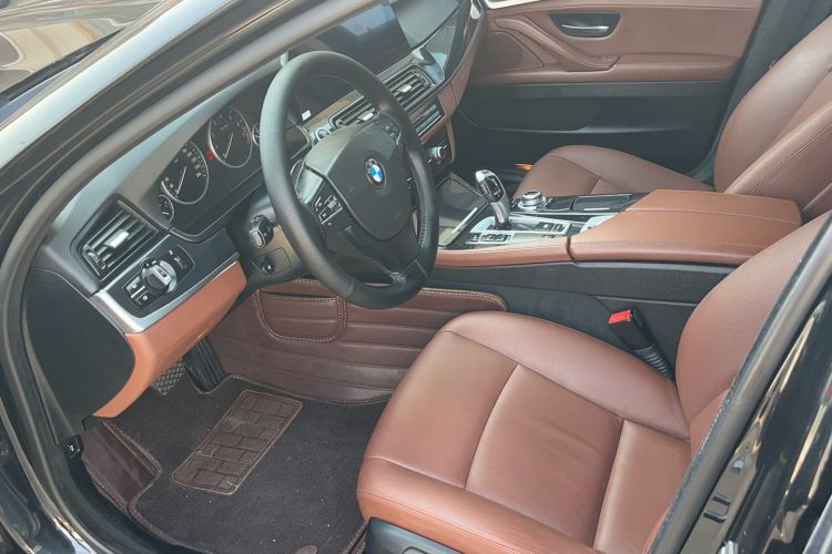 Used BMW 5 Series 2014 520Li Elegant Model
