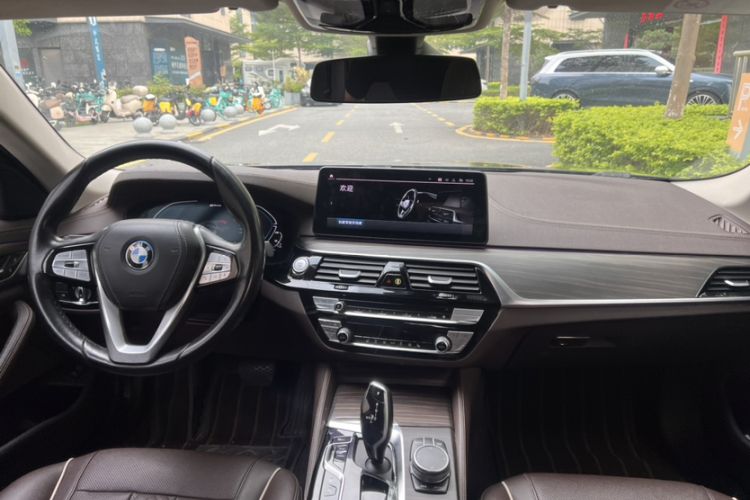Used BMW 5 Series New Energy 2022 535Le Luxury Package Interior 1