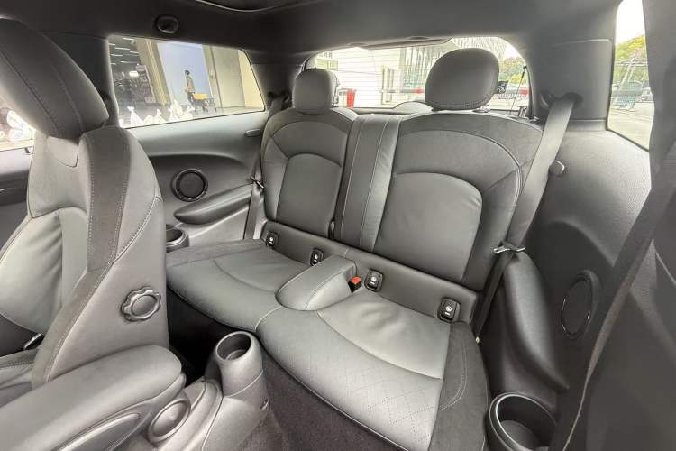 Used MINI MINI 2019 1.5T COOPER Racing Driver