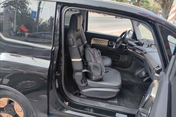 Used Baojun KiWi EV 2021 Artist Model Lithium Iron Phosphate Interior 1