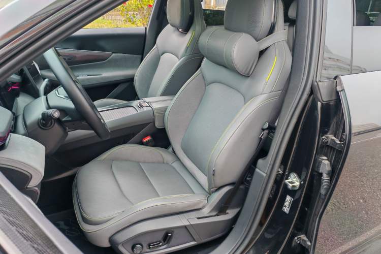 Used Lynk & Co 08 EM-P 2024 120km Long-Range Plus
