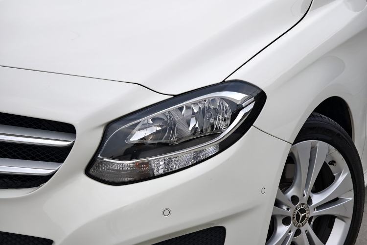 Used Mercedes-Benz B-Class 2018 B 200 Sport Edition Left Front Headlight