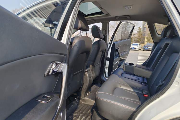 Used Bestune X80 2015 2.0L automatic luxury version
