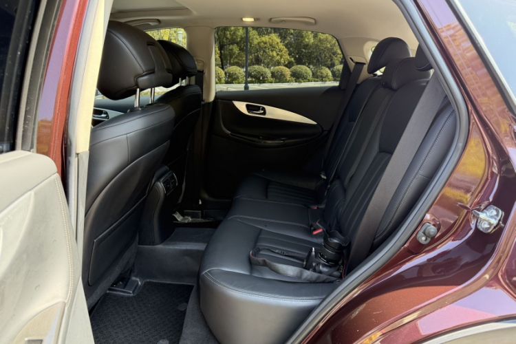 Used Infiniti QX50 2015 2.5L Enjoyment Edition