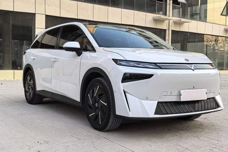 Used Venucia VX6 2023 520 Max
