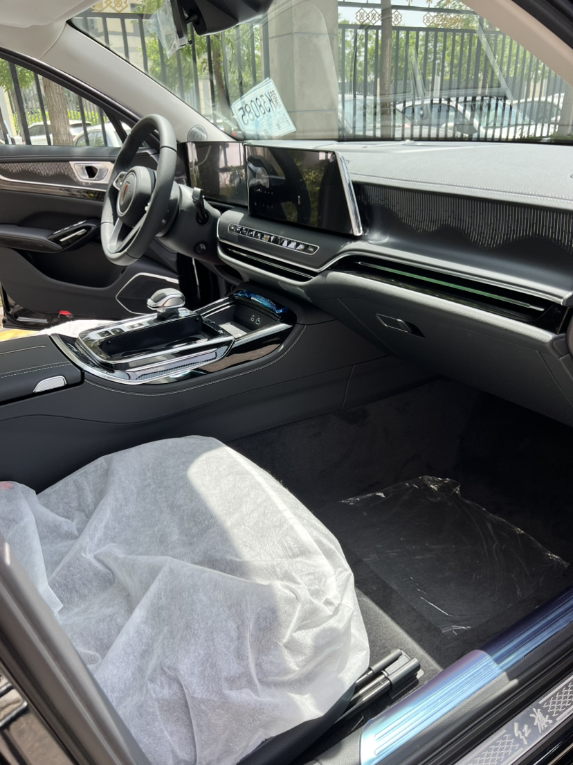 Hongqi H9 2025 Model Facelifted 2.0T Two-Wheel Drive Flag-Style Luxury Business Edition, 5 Seats - Chinese Trim Xiang — снимка 9