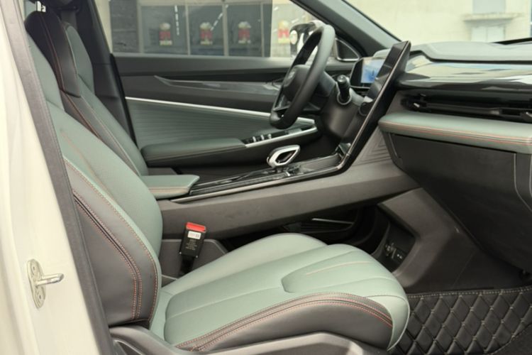 Used Geely Auto Emgrand X7 Sport 2024 1.5TD Smart Connect+