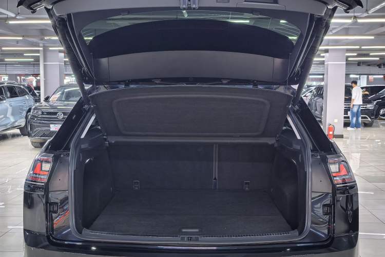 Used Volkswagen Teramont X 2024 530 V6 All-Wheel-Drive Longxiang Edition Trunk