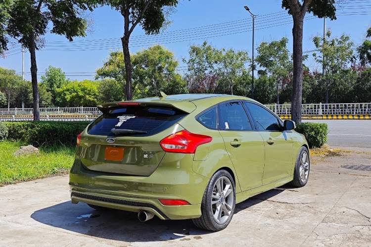 Used Ford Focus 2017 Hatchback EcoBoost 180 Automatic Sport Model
