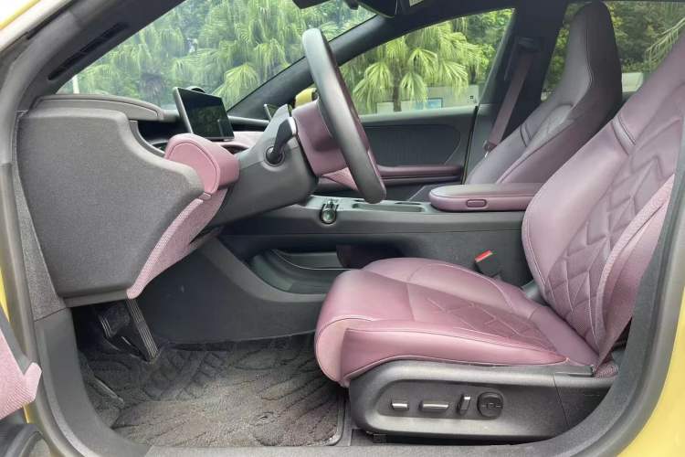Used Nio ET5T 2023 100kWh Touring Interior 3