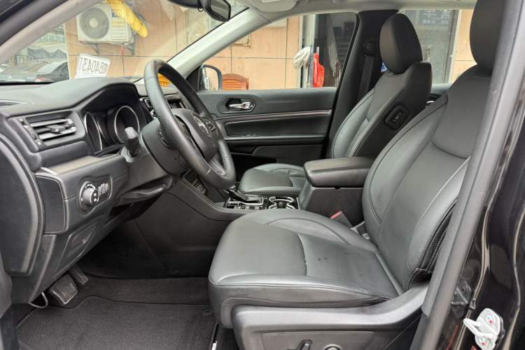 Used Jeep Commander 2018 2.0T Two-Wheel Drive Enjoyment Version China VI Emission Standard