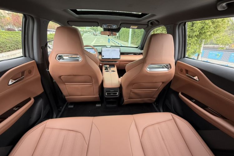 Used CHANGAN UNI-Z New Energy 2024 Blue Whale Smart Electric iDD 125km Leading Model Interior 8