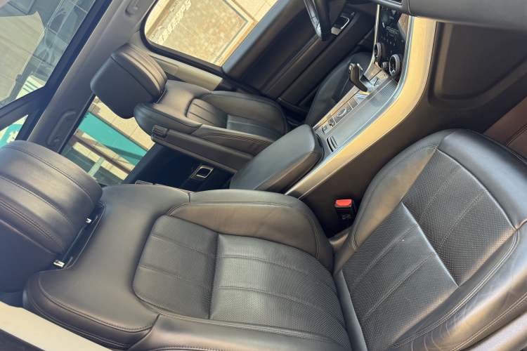 Used Land Rover Range Rover Sport 2020 3.0 L6 HSE DYNAMIC