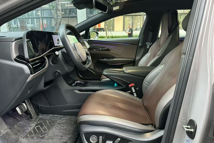 Used Hongqi EH7 2024 760 Pro+ Four-Wheel Drive Version Interior 4