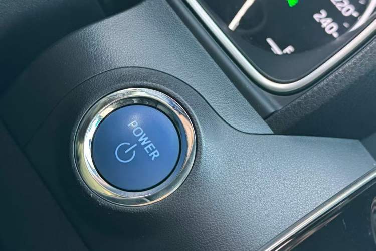 Used Toyota Avalon 2019 Dual-Engine 2.5L XLE Prestige Version China VI Standard