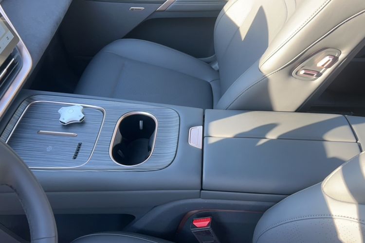 Used Dongfeng eπ eπ008 2024 210Max Range-Extended Version 6 Seats